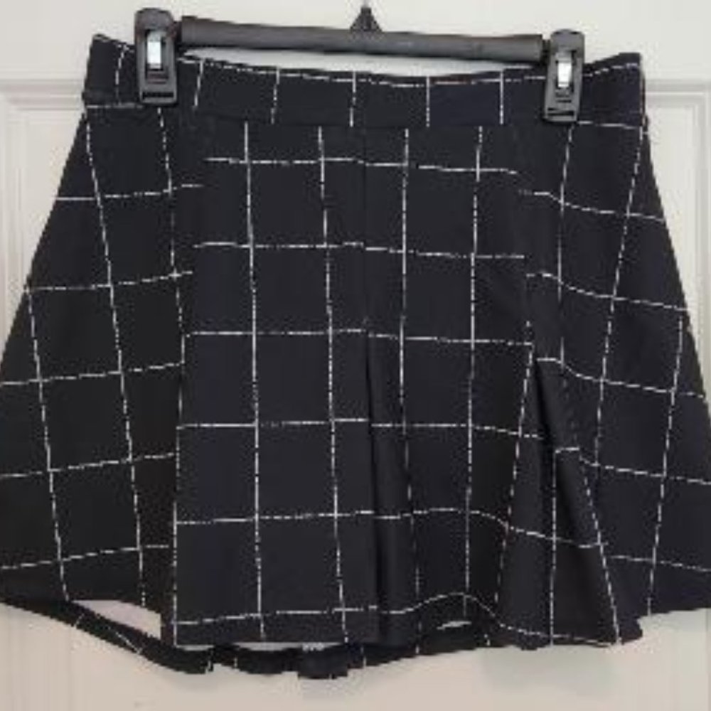 Skirt Black and White Squares Size Medium Sincerely Jules